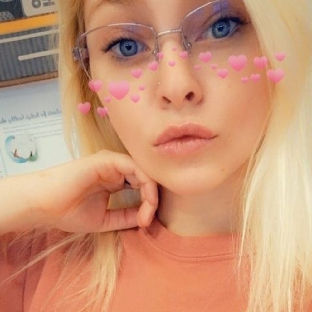 Meet your Posher, Lena